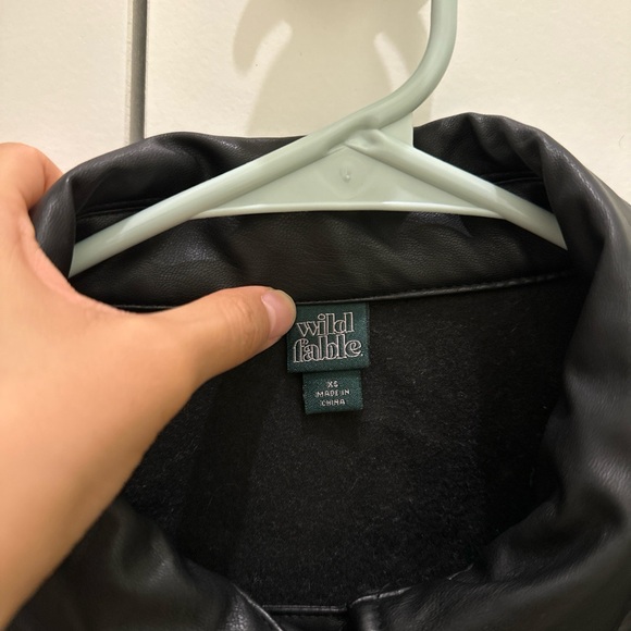 Women Black Leather Jacket - Picture 3 of 5